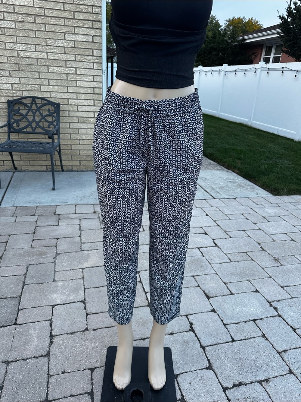 J. Crew blue and White Printed Cropped Pants size 6
